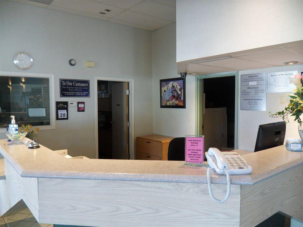 Neepawa Bay Hill Inns & Suites מראה חיצוני תמונה