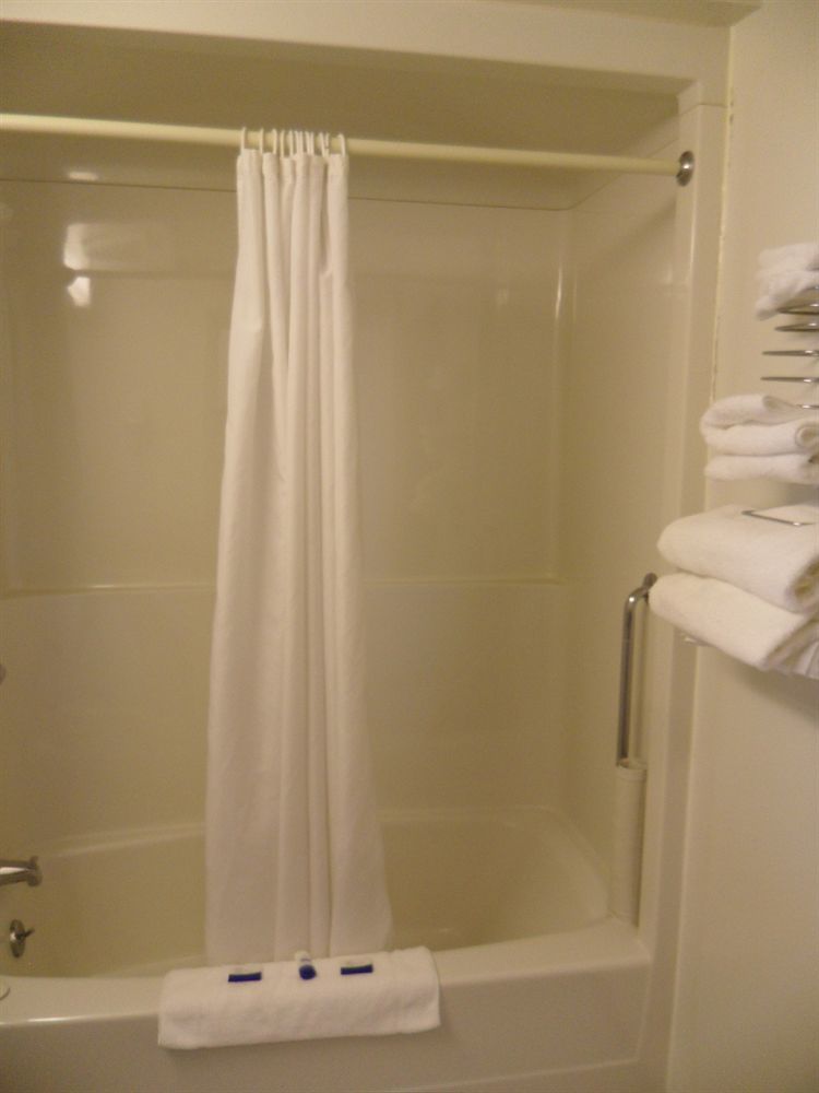 Neepawa Bay Hill Inns & Suites מראה חיצוני תמונה