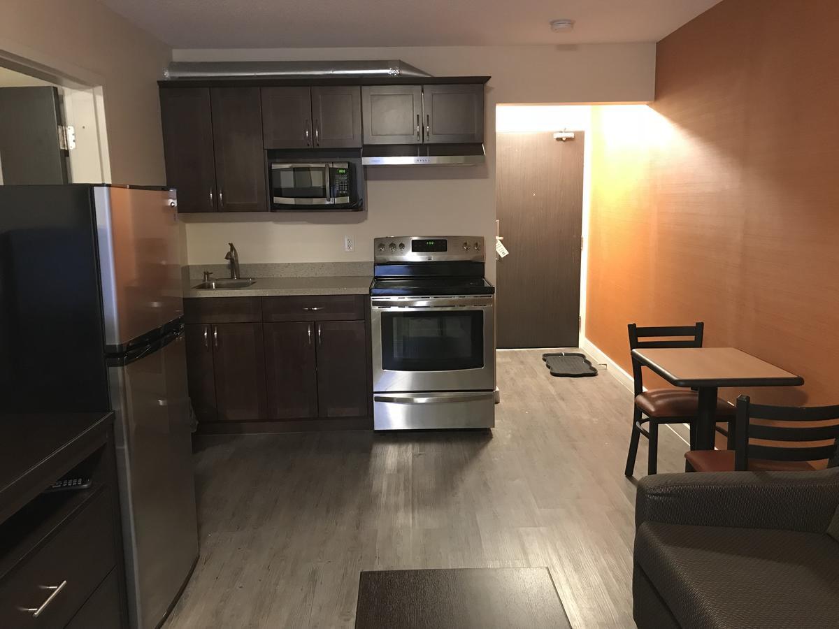 Neepawa Bay Hill Inns & Suites מראה חיצוני תמונה