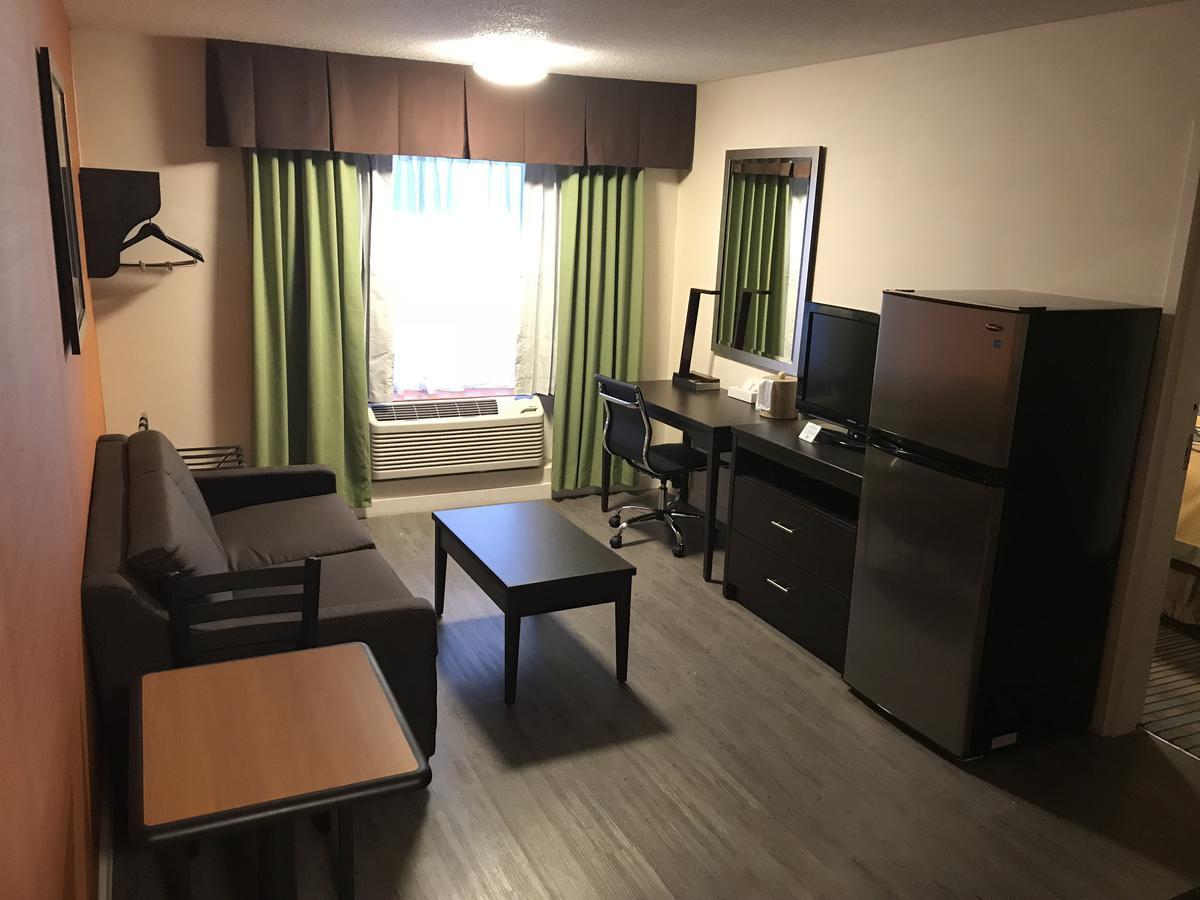 Neepawa Bay Hill Inns & Suites מראה חיצוני תמונה