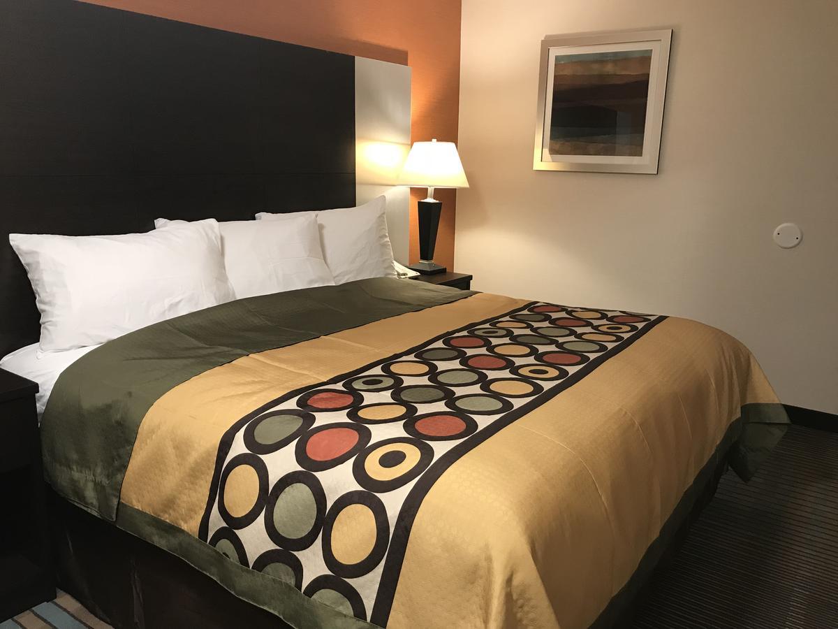 Neepawa Bay Hill Inns & Suites מראה חיצוני תמונה