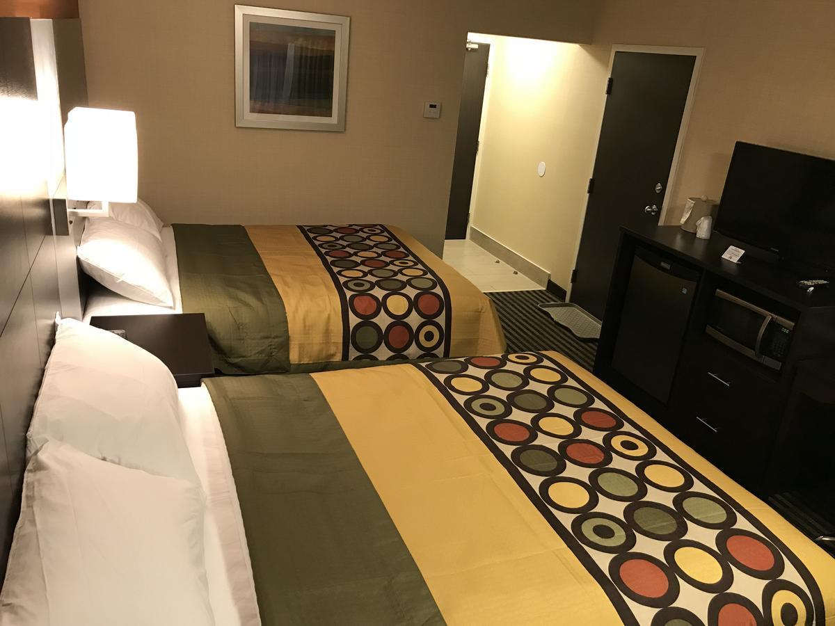 Neepawa Bay Hill Inns & Suites מראה חיצוני תמונה