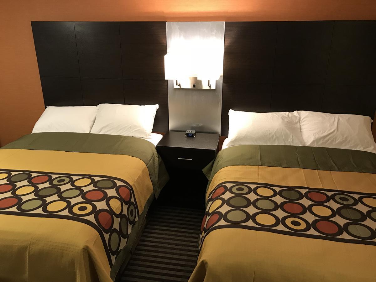 Neepawa Bay Hill Inns & Suites מראה חיצוני תמונה