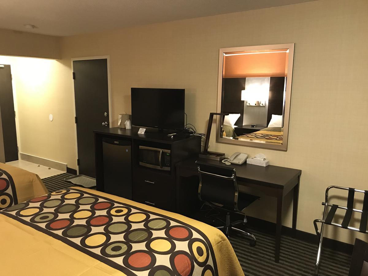 Neepawa Bay Hill Inns & Suites מראה חיצוני תמונה
