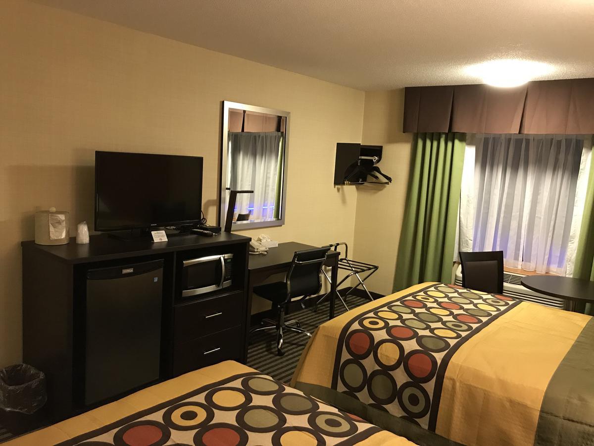Neepawa Bay Hill Inns & Suites מראה חיצוני תמונה