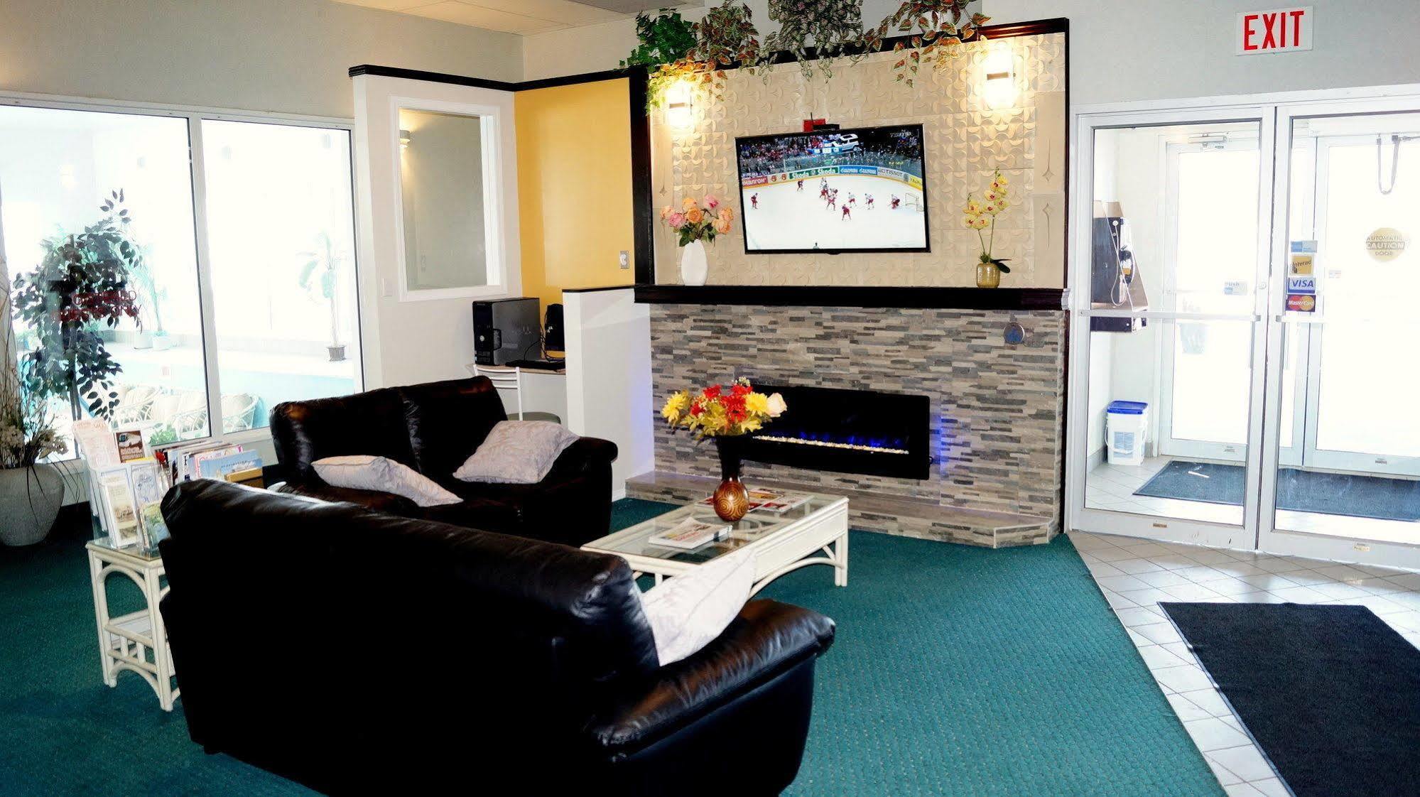 Neepawa Bay Hill Inns & Suites מראה חיצוני תמונה