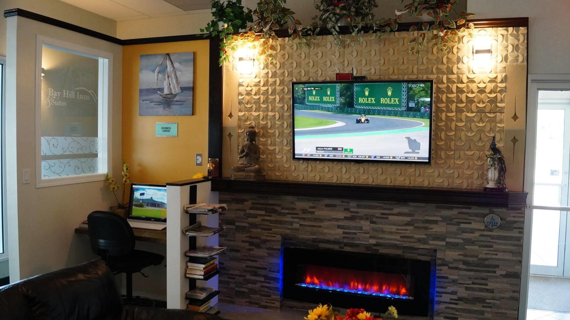 Neepawa Bay Hill Inns & Suites מראה חיצוני תמונה