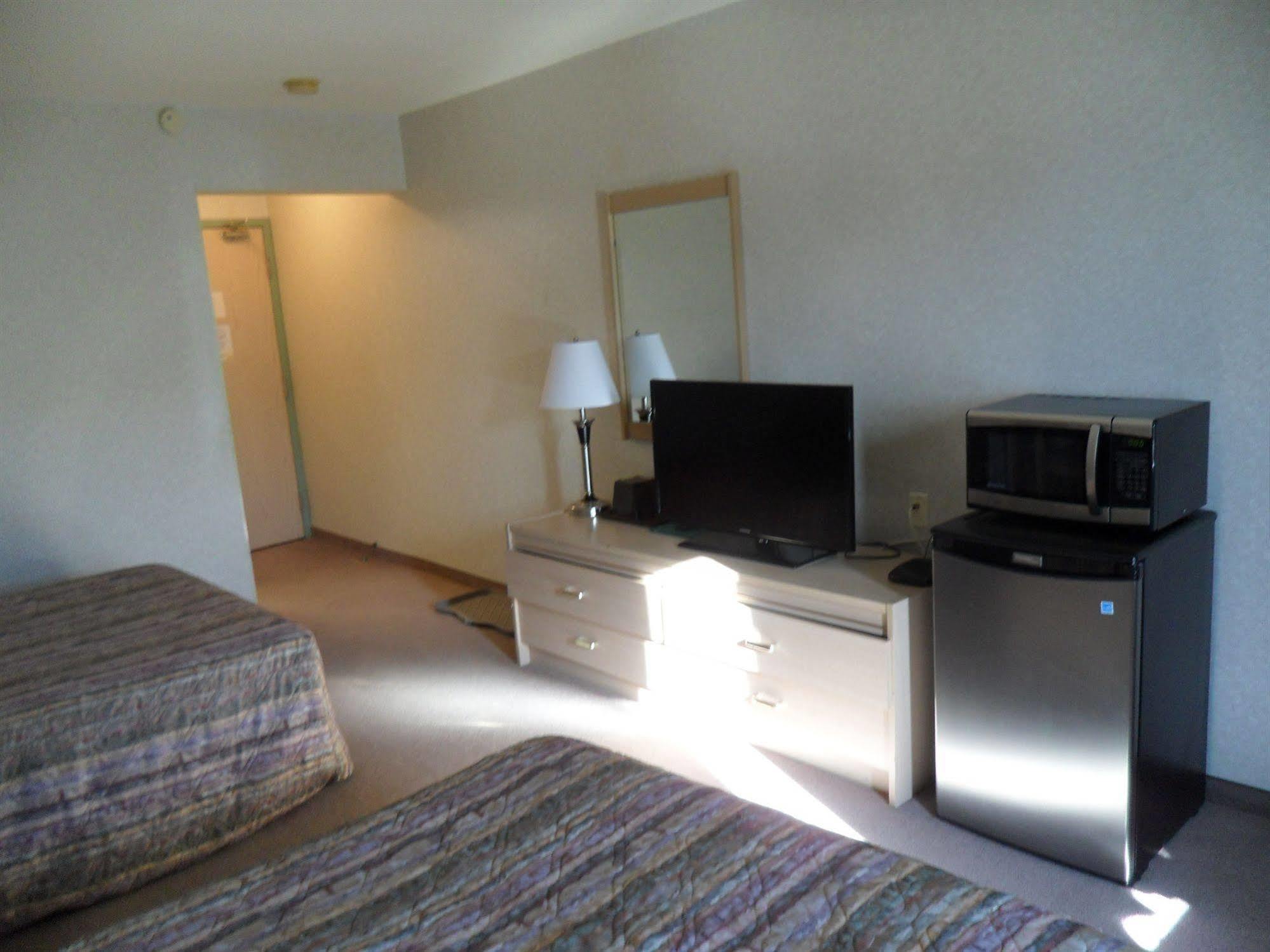 Neepawa Bay Hill Inns & Suites מראה חיצוני תמונה