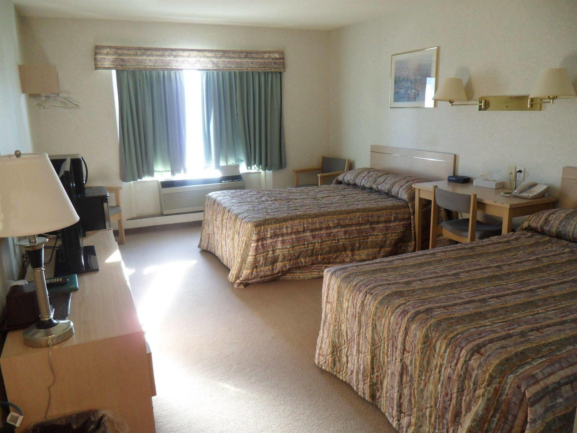 Neepawa Bay Hill Inns & Suites מראה חיצוני תמונה