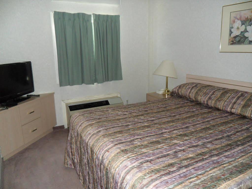 Neepawa Bay Hill Inns & Suites מראה חיצוני תמונה