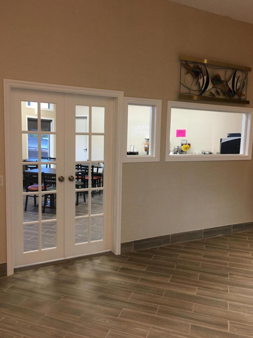 Neepawa Bay Hill Inns & Suites מראה חיצוני תמונה